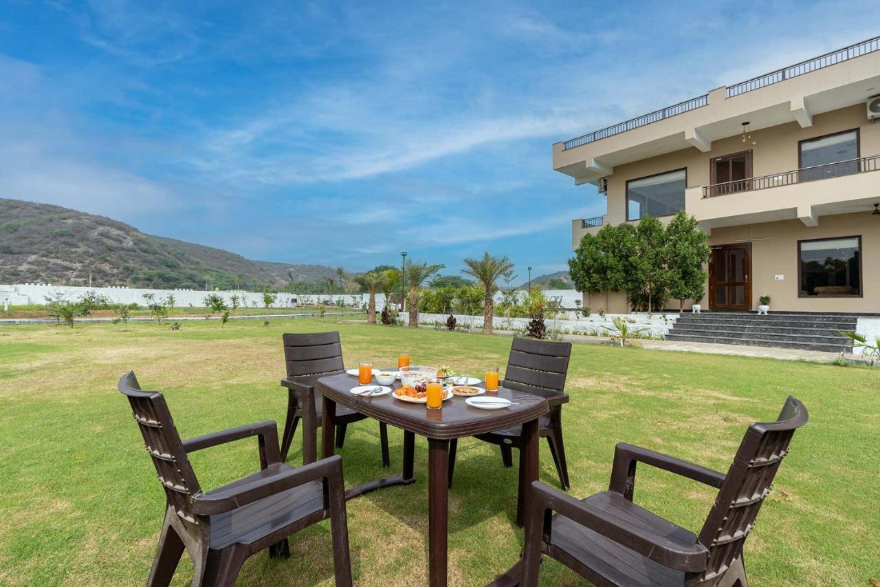 Brookvale Manor By Stayvista - Private Pool Haven With Endless Views & Indoor Fun Sohna Esterno foto