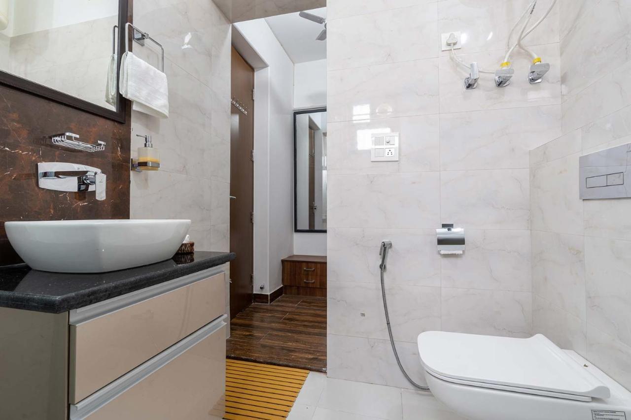 Brookvale Manor By Stayvista - Private Pool Haven With Endless Views & Indoor Fun Sohna Esterno foto
